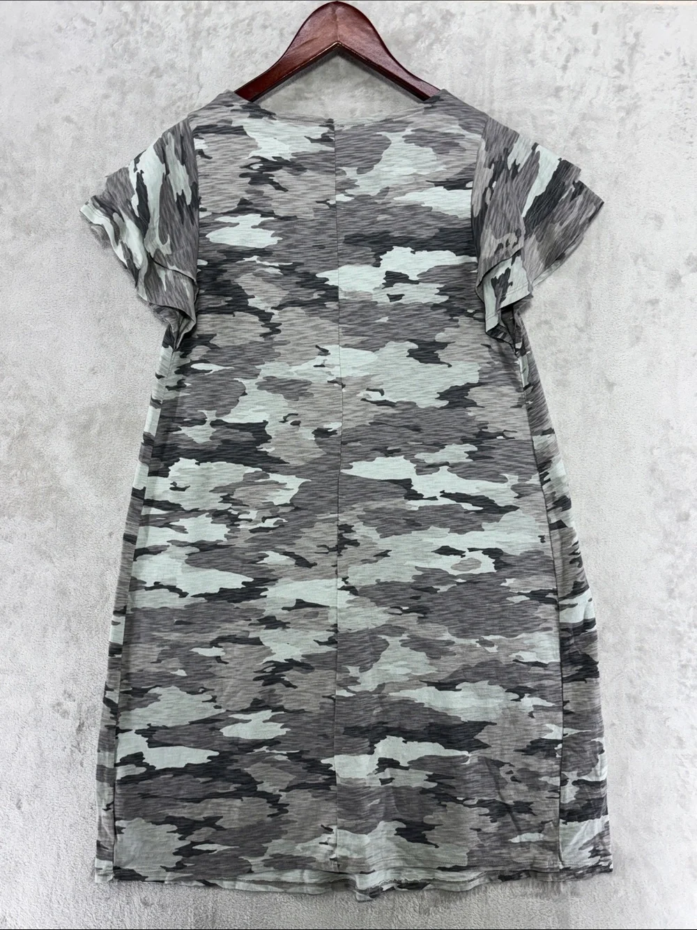 Isabel Maternity by Ingrid & Isabel Cotton Gray Camo Flutter Sleeve Dress Size S